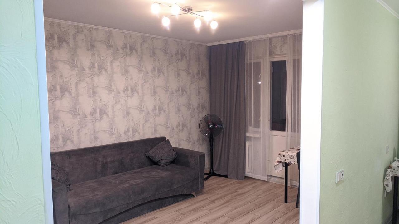 Apartment Near City Center On Peremohy Avenue 46 Chernihiv Exterior photo